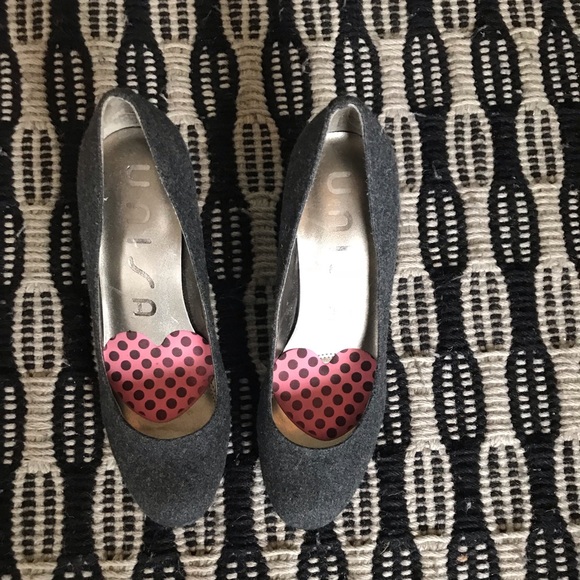 Grey Felt Pumps - Picture 3 of 4